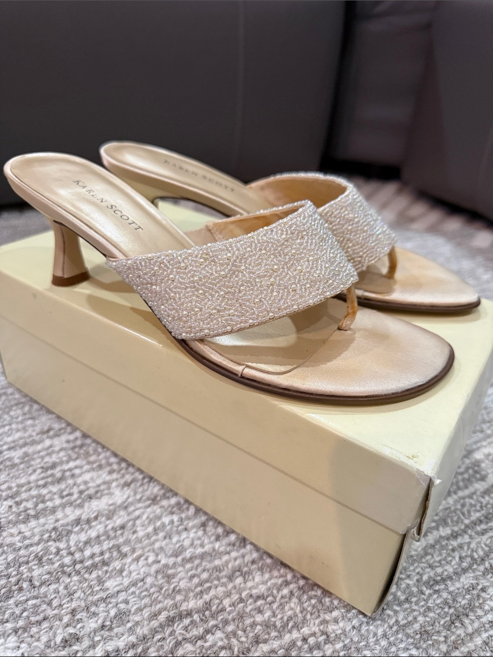 Karen Scott Ivory Beaded Thong Kitten Heel Mules